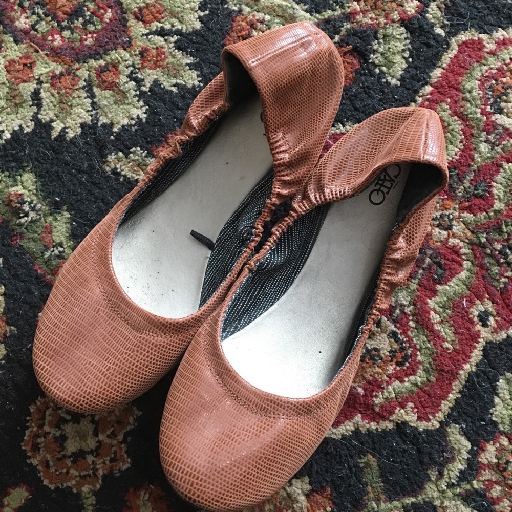 Ladies brown scrunched ballet flats Catos
